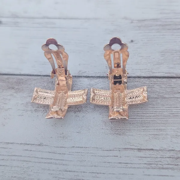 Vintage Clip On Earrings Warm Gold Tone Crossover Statement Large - Image 5