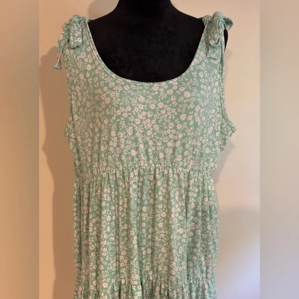 EUC Haptics by Holly Harper Mint Green & White Floral Tie Babydoll dress size 1X - Image 2