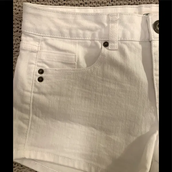 O'Neill white shorts - Image 2