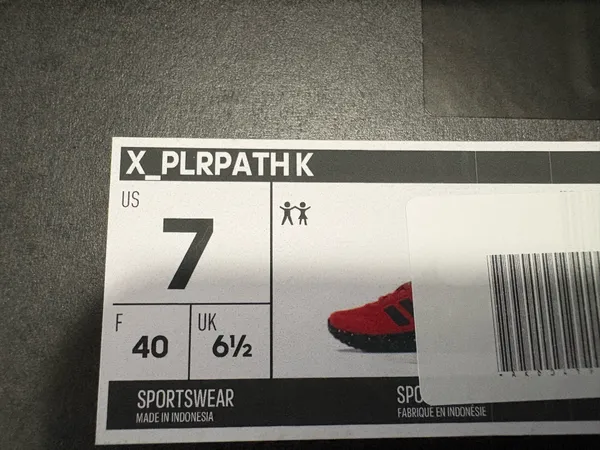 Adidas bold red sneakers - Image 4