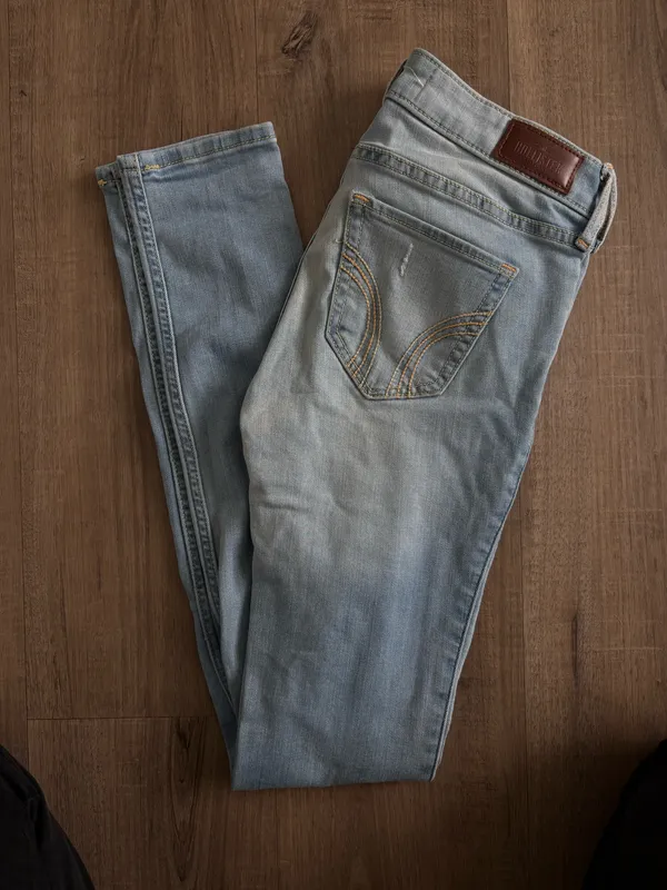 Hollister Low-Rise Super Skinny Jeans - Image 2