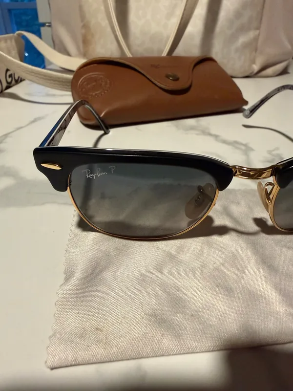 Ray-Ban Sunglasses Polarized Black - Image 6