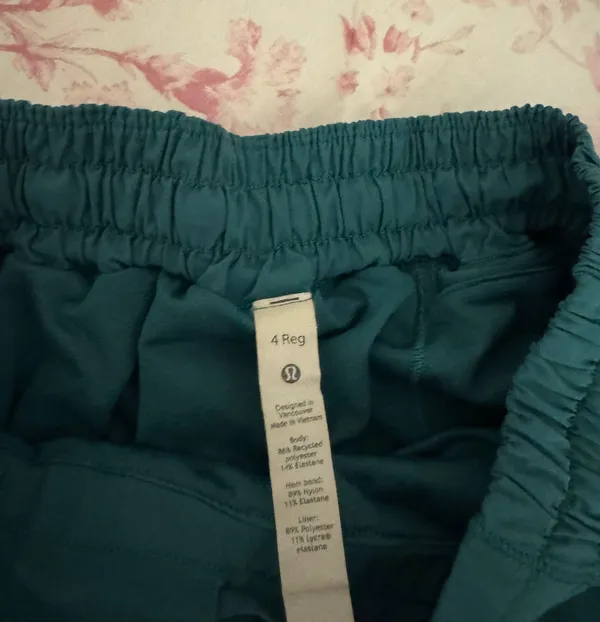 Lululemon Hotty Hot Short 2.5” - Image 3