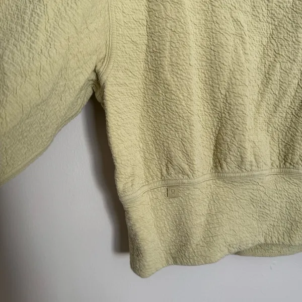 Lululemon Textured Crewneck Pullover Dew Green Yellow 3/4 Sleeve Womens Size 6 - Image 9