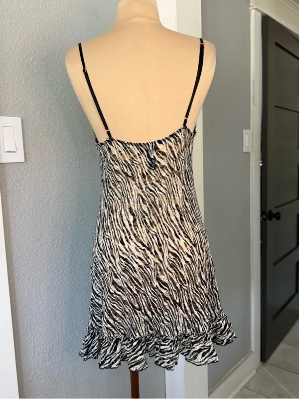 Victoria's Secret Sheer Lace Zebra Print Slip - Black & White Size Large - Image 3