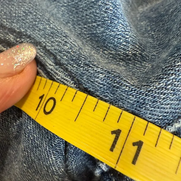 KanCan Medium Wash Cropped Jeans Blue Size 30 - Image 9
