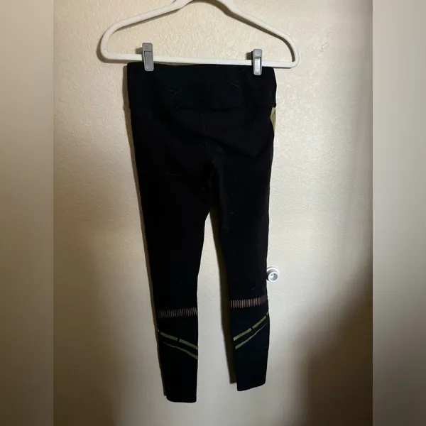 ALO Yoga Airbrush‎ Chakra Leggings Size Small in Black & Gold - Image 7