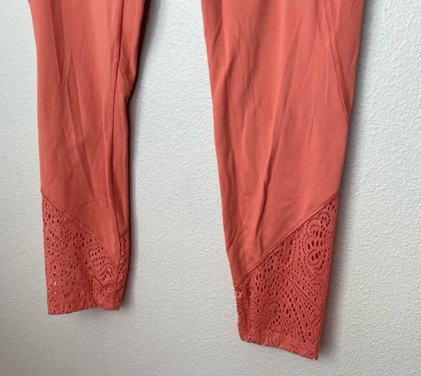Victoria's Secret Pink Sport High Waist 7/8 Ankle Leggings size M - Image 4