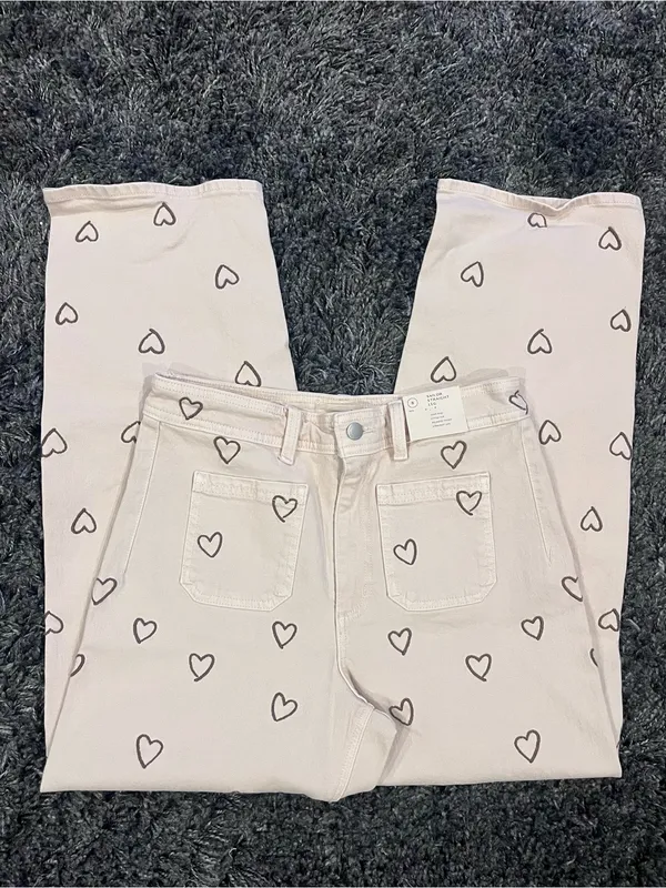 Universal Threads 🌸IVORY HEART EMBROIDERED DENIM PANTS NEW🌸 - Image 2