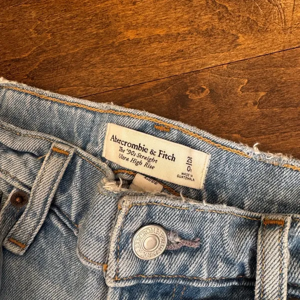 Abercrombie and fitch light wash high waisted straight leg ripped jeans US 25 - Image 6