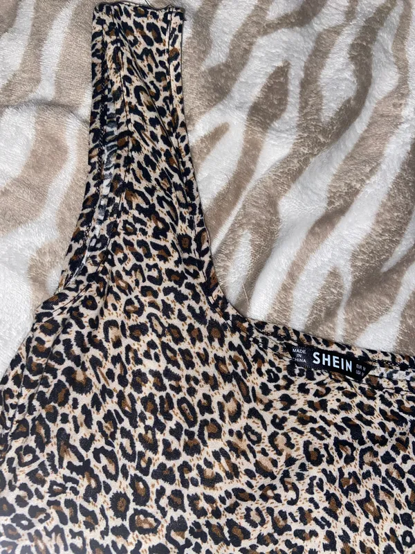 SheIn NWOT Leopard Square Neck Cropped Tank Top - Image 6