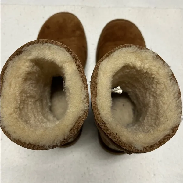 UGG Short Suede Chestnut Brown Boots 5825 size 8 - Image 9