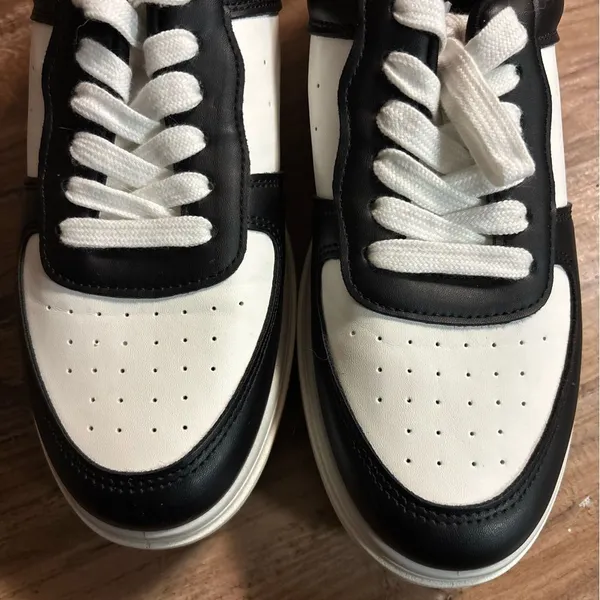 Madden Girl Black and White Sneakers size 9.5 - Image 8