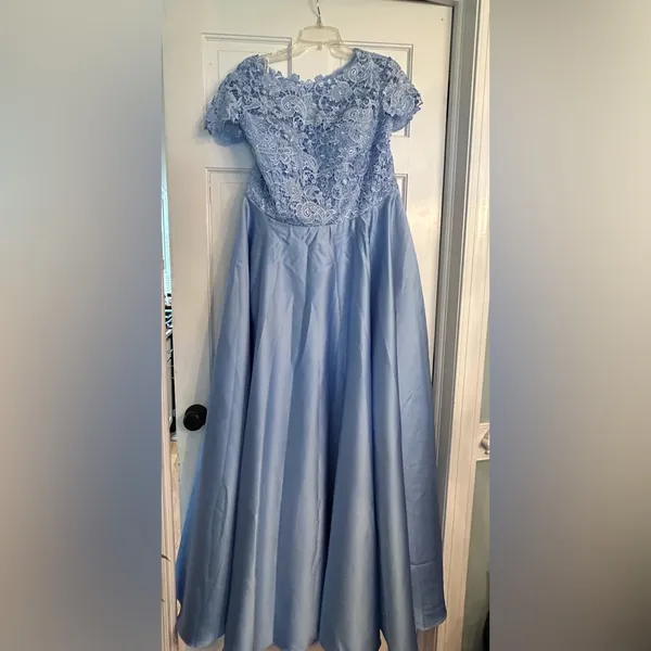 JJs House Light Blue Lace Bodice A-Line Gown 18w nwt - Image 3