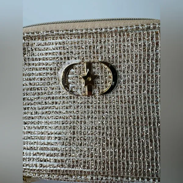 Christian Dior HOLIDAY 2025 GOLD Pouch/Clutch Limited Edition, Boxed and chain - Image 8