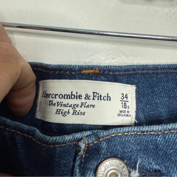 Abercrombie & Fitch The Vintage High Rise‎ Flare Raw Hem Medium Wash 34/18 Short - Image 5