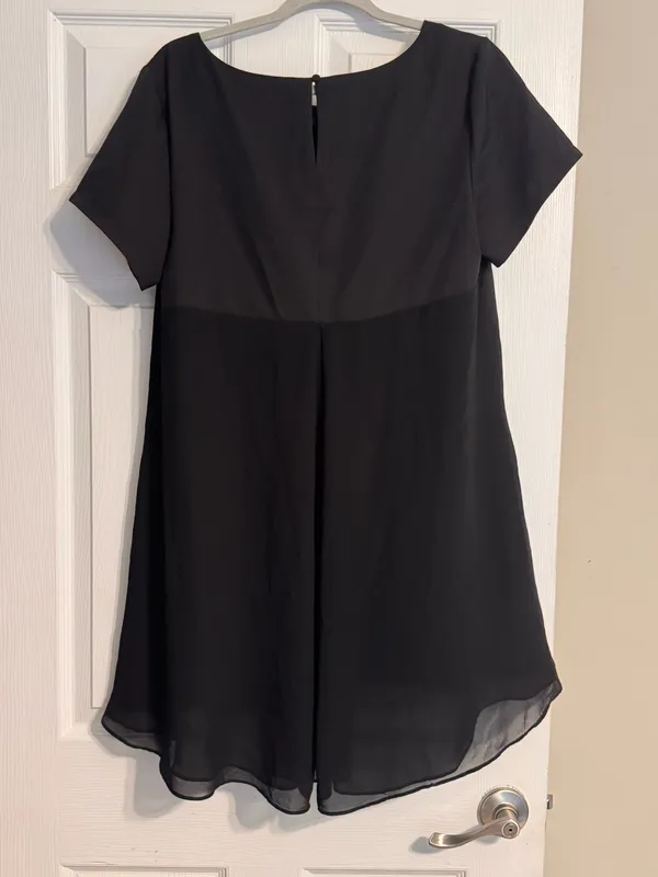 Women's Umgee Hi-Low Chiffon Back Short Sleeve Keyhole Little Black Dress Large - Image 3