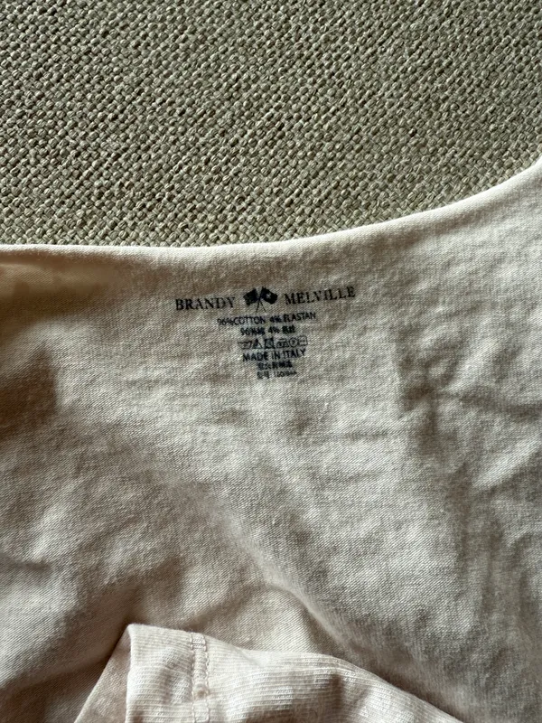 Brandy Melville Pink Long Sleeve Crop Top - Image 4