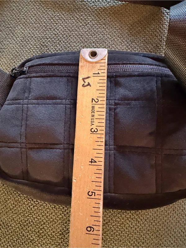 Lululemon Quilted Velour Camera Bag 2L Black Gold Fanny Pack Waist Bag - Image 7