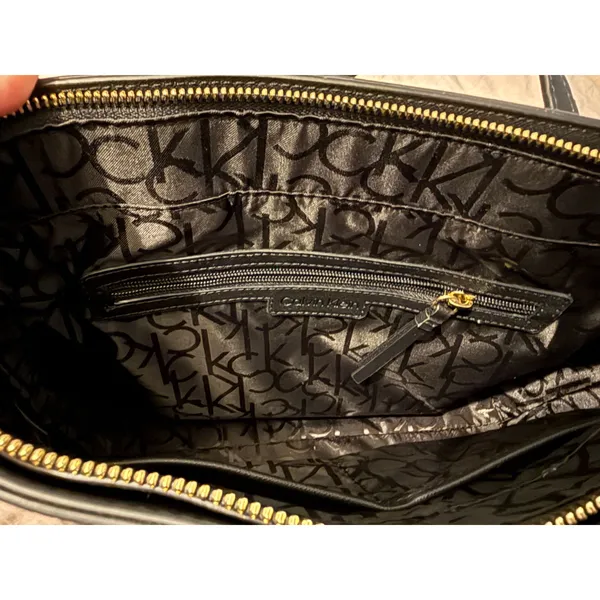 Calvin Klein Purse Tote Bag Black Shoulder Strap Gold Chain Pockets Zip Clos EUC - Image 10