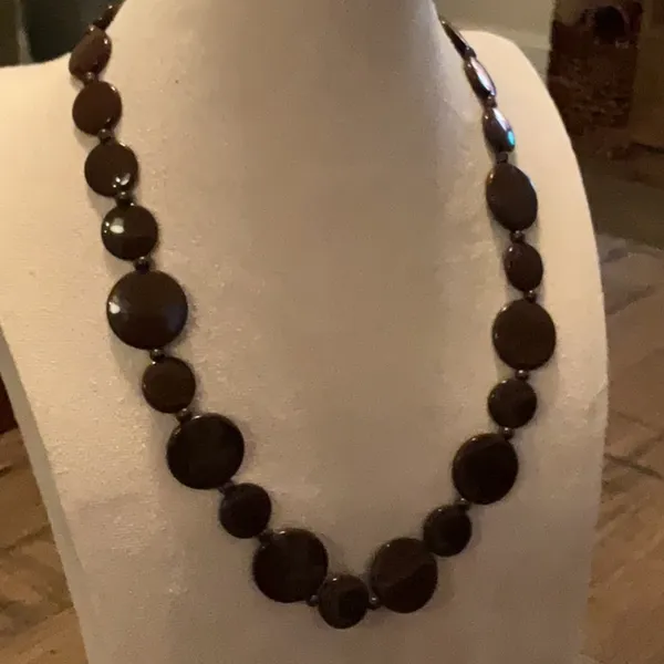 Elegant Brown Necklace - Image 2