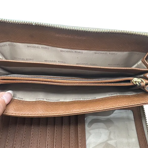 MICHAEL KORS Jet Set Zip Around Wallet - Image 8