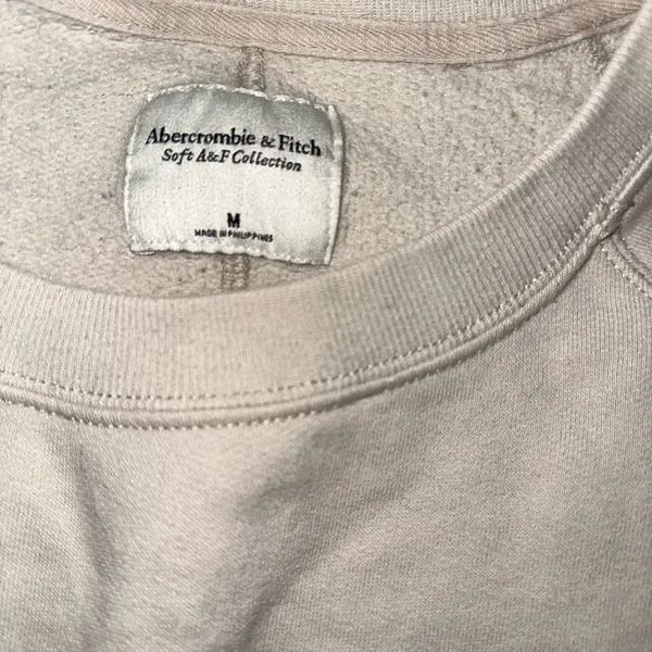 Abercrombie & Fitch Soft AF Crewneck Sweatshirt sjze M - Image 2