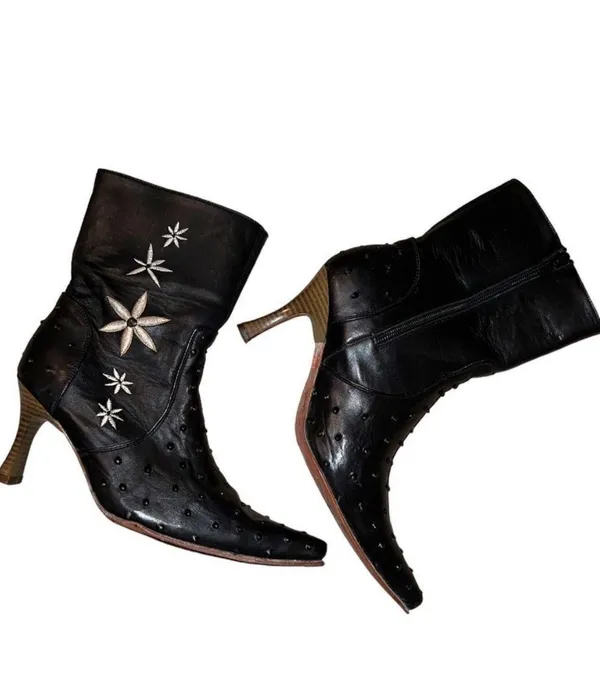 El Canelo Black Cowgirl Boots - Image 2