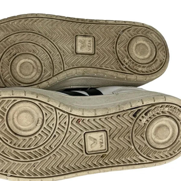 Veja Athletic Shoes‎ - Image 7