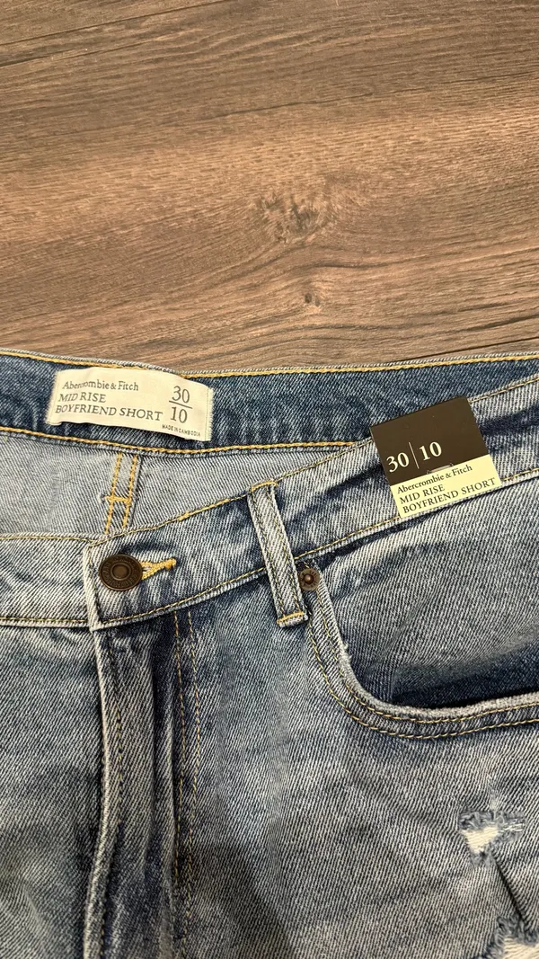 Abercrombie Shorts Mid-Rise Boyfriend - Image 2