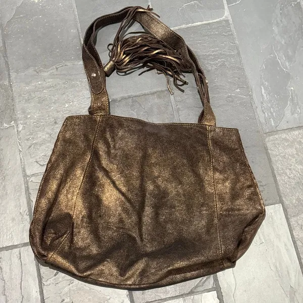 Banana Republic Gold Metallic Leather Slouchy Shoulder Bag - Image 4
