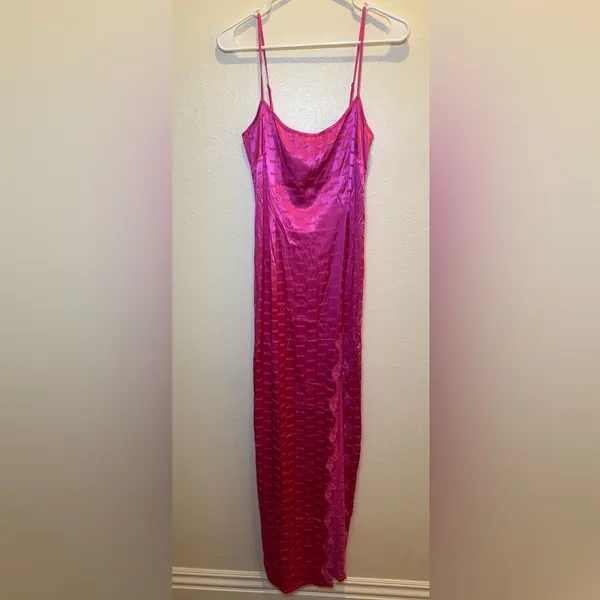 NWOT‎ SKIMS Woven Jacquard Lace Long Slip Dress in Hot Pink SizeS - Image 3