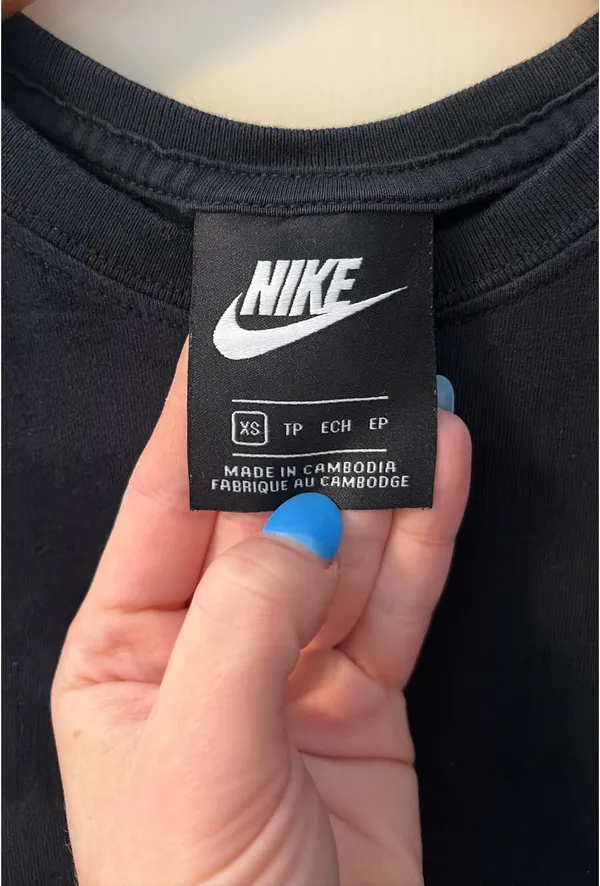 Nike Cropped Tee - Image 4