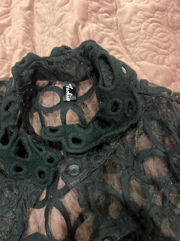 Black Floral Crochet Lace Women's top Size M - Image 2