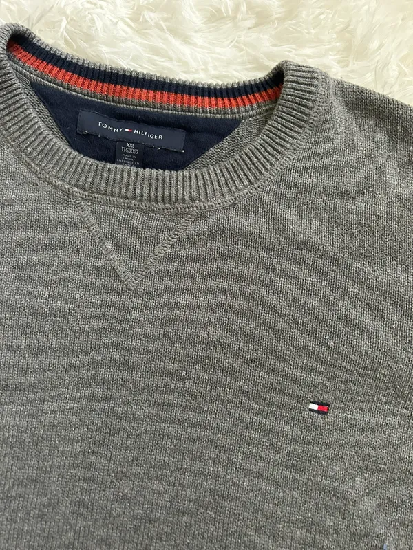 Vintage Oversized Grey Embroidered Sweater - Image 3