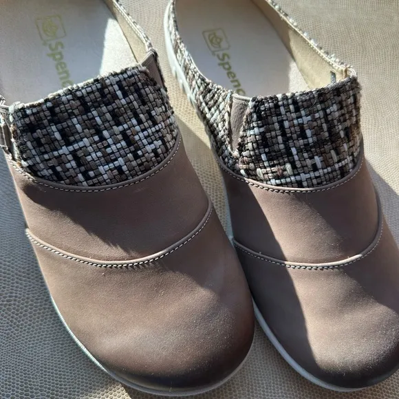 Elegant Brown Women's Mules with Patterned Trim - Image 2