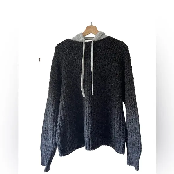 Aerie Sweatshirt Sweater Medium Cozy‎ For Fall - Image 3