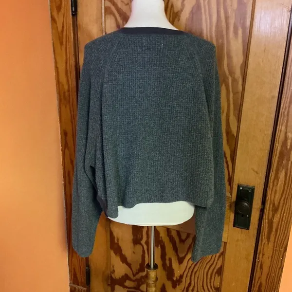 Urban Outfitters Grey Beachy Sweatshirt - Image 11