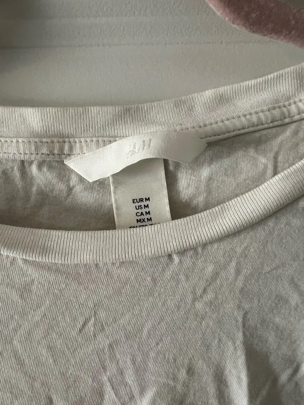 H&M White T-Shirt Basic Divided - Image 2