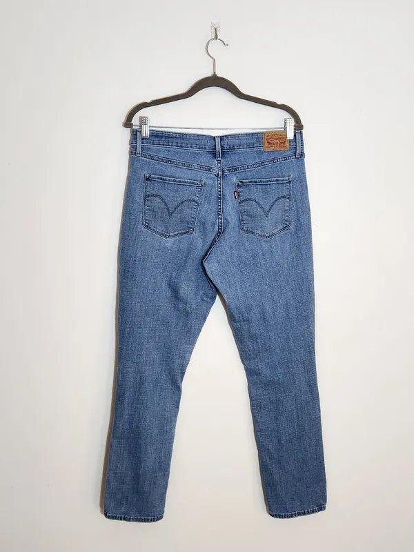 Levi’s Light Wash Mid-Rise Skinny Jeans Size 14 - Image 4