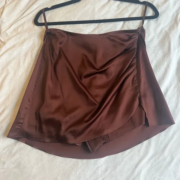 Chic Brown Satin Mini Skort Size M - Image 2
