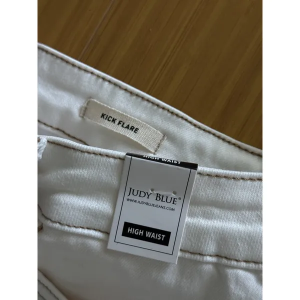 Judy Blue NWT High Waist Kick Flare Denim Jeans L 15/32 White Bootcut Stretch - Image 4