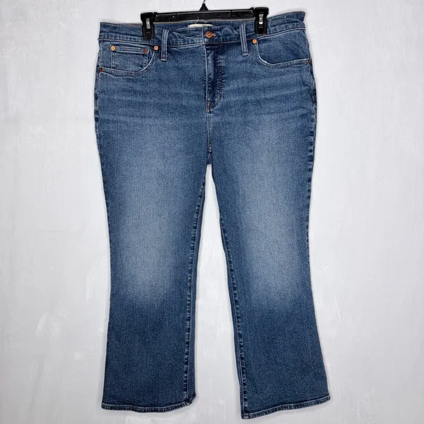 Madewell Kick Out Crop Jeans - Image 4