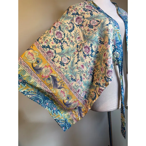Do Everything In Love Floral Paisley tie top kimono‎ Yellow Blue One Size boho whimsi flowy crop shirt - Image 3