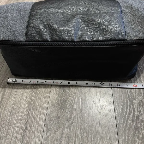 DSW Gray Textured Felt Weekender Tote‎ Travel Bag With Compartment 18x16x7 in - Image 11