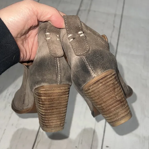 Jeffrey Campbell taupe booties - Image 5