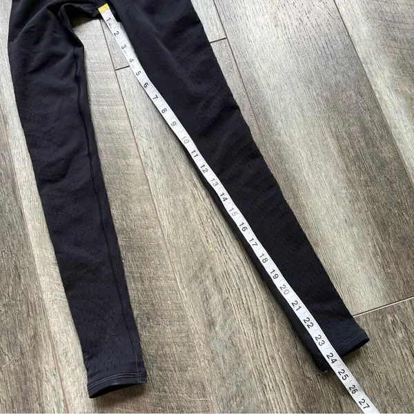 Lululemon High Rise Reveal Precision Tights in Black Size 2 Laser Cut Mesh Leg - Image 6