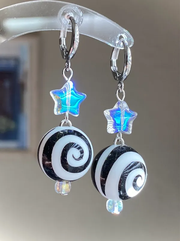 Handmade y2k funky grunge style swirl spiral uzumaki ball unique dangle earrings 🌀🖤 - Image 2