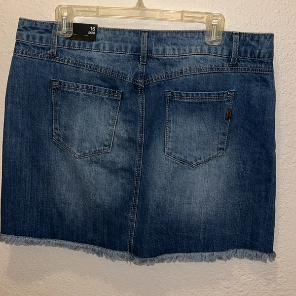 1822 Denim NEW Denim Blue Jean Skirt NWT Frayed Hem Mini Short - Image 7