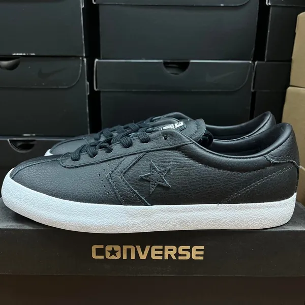 Converse Women's Black and Grey Trainers - Image 4